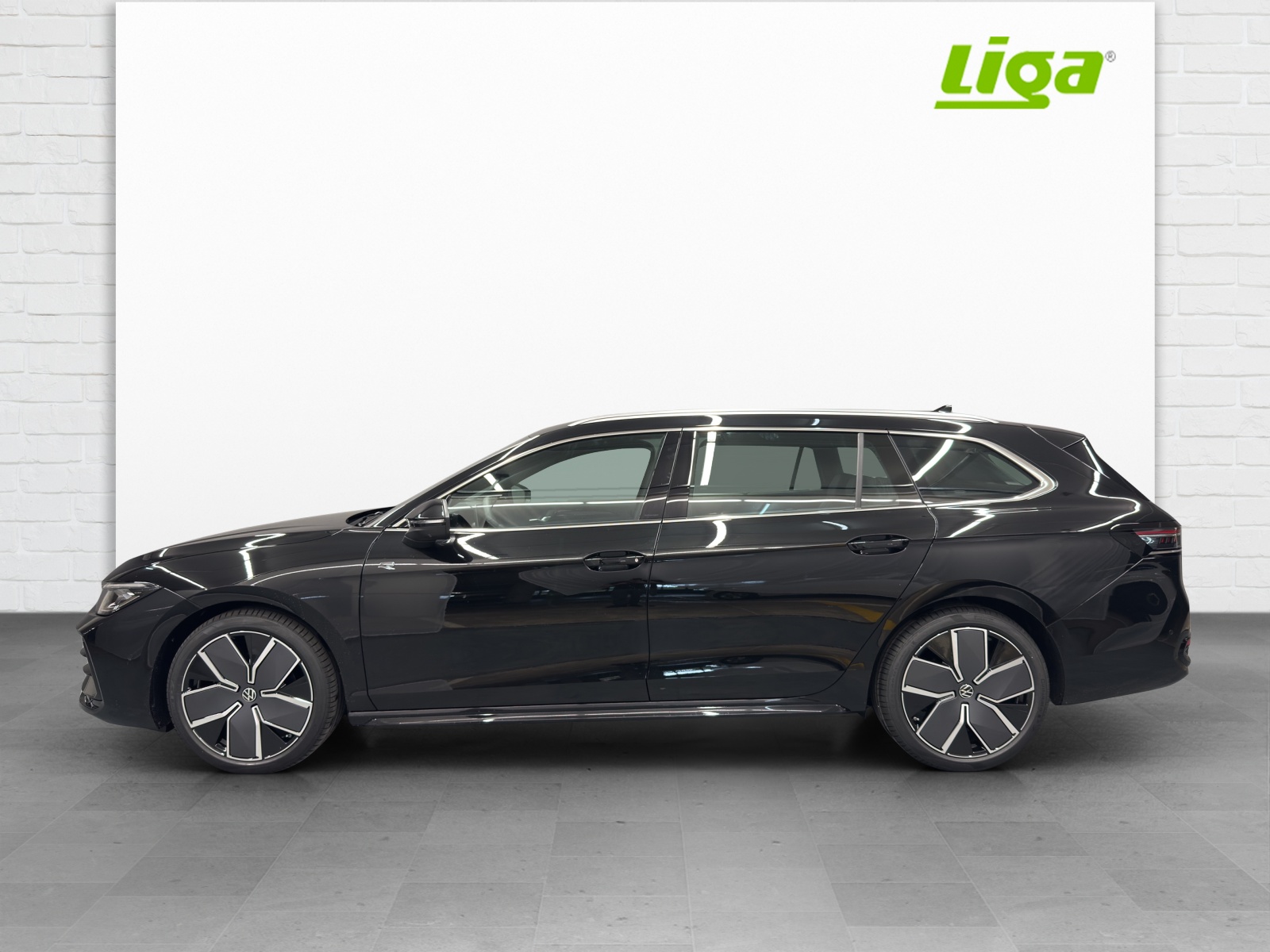 VW Passat Variant 2.0 TDI R-Line DSG-image-0