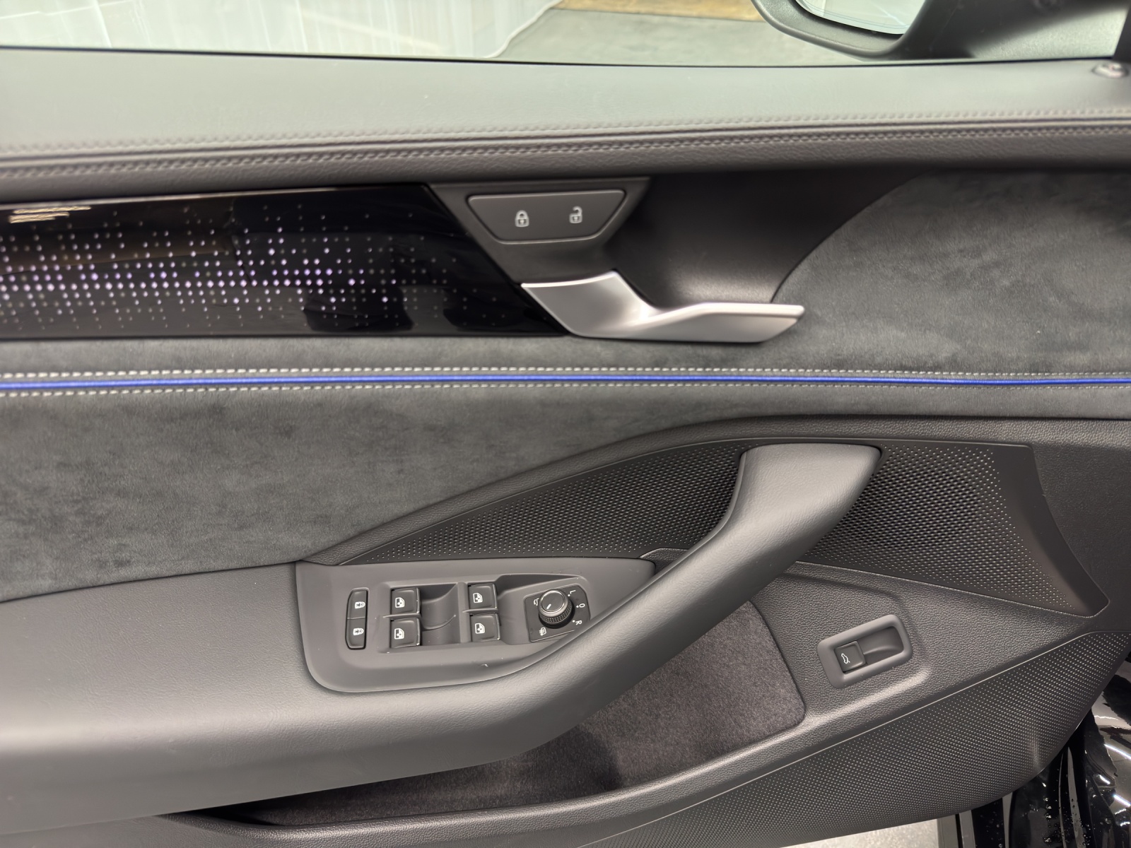 VW Passat Variant 2.0 TDI R-Line DSG-image-14
