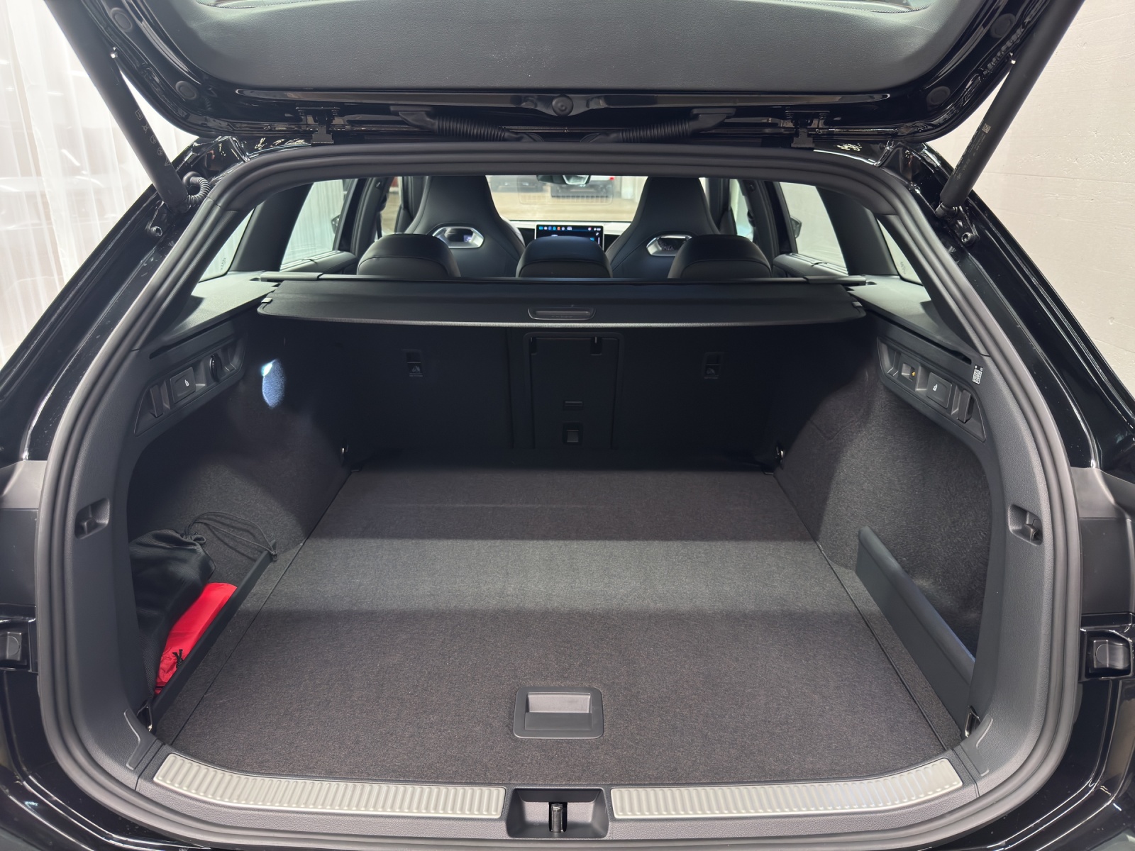 VW Passat Variant 2.0 TDI R-Line DSG-image-10