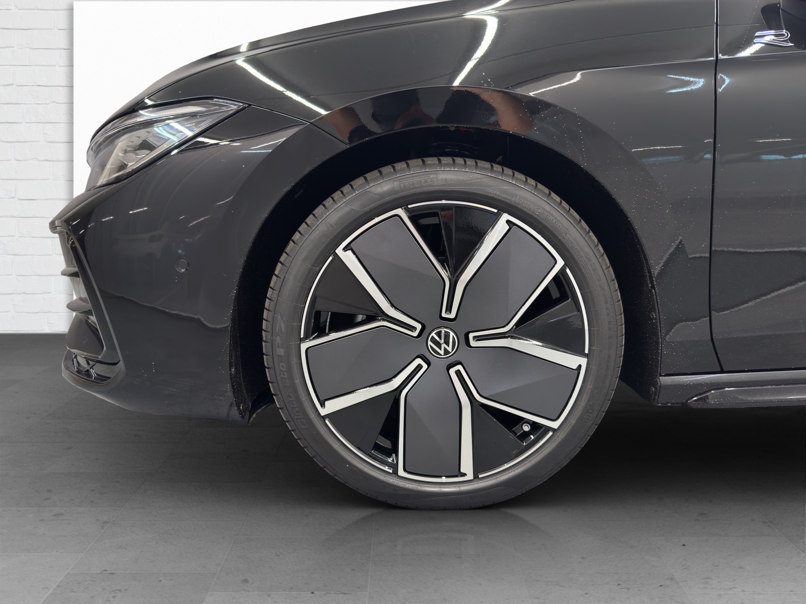 VW Passat Variant 2.0 TDI R-Line DSG-image-5