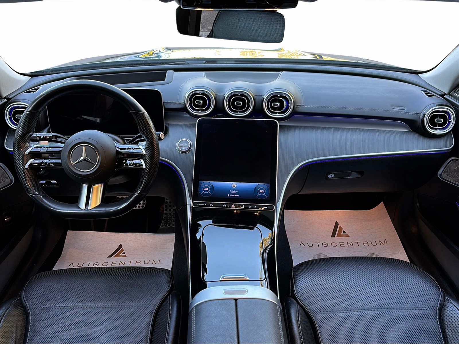 MERCEDES-BENZ C 220 d T AMG Line-image-11