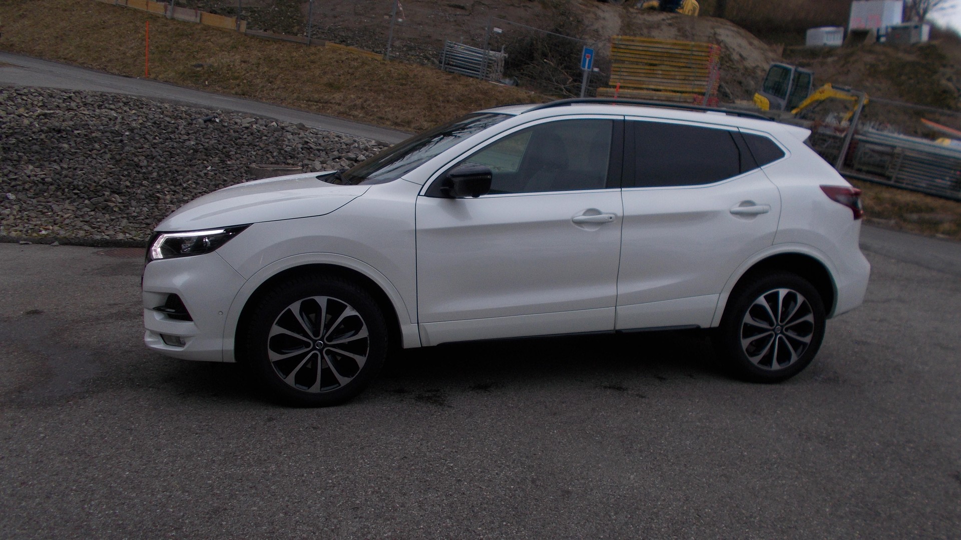 NISSAN Qashqai 1.7 dCi N-Tec 4x4 Xtronic ALL-MODE 4x4-image-2