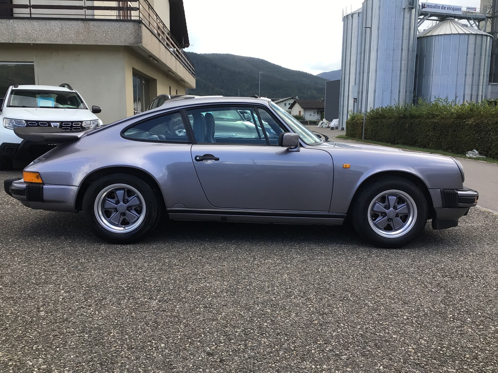 PORSCHE 911 Carrera-image-2