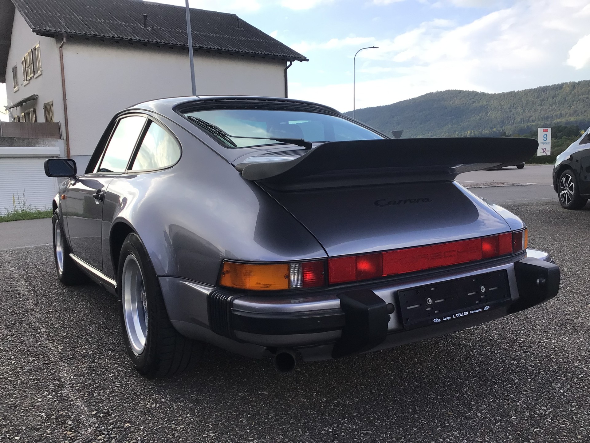 PORSCHE 911 Carrera-image-13