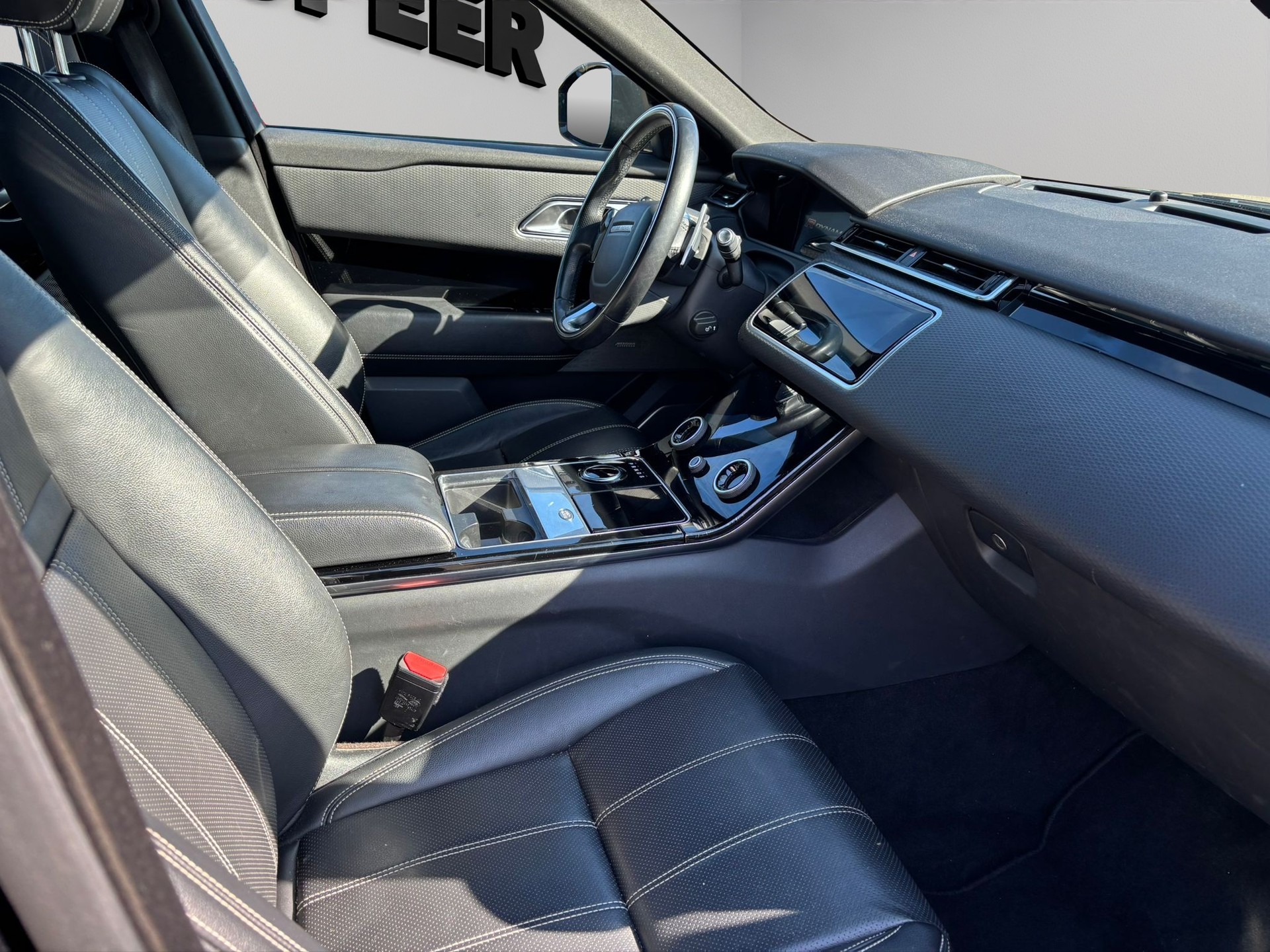 LAND ROVER Range Rover Velar 2.0 T 300 R-Dynamic SE-image-11