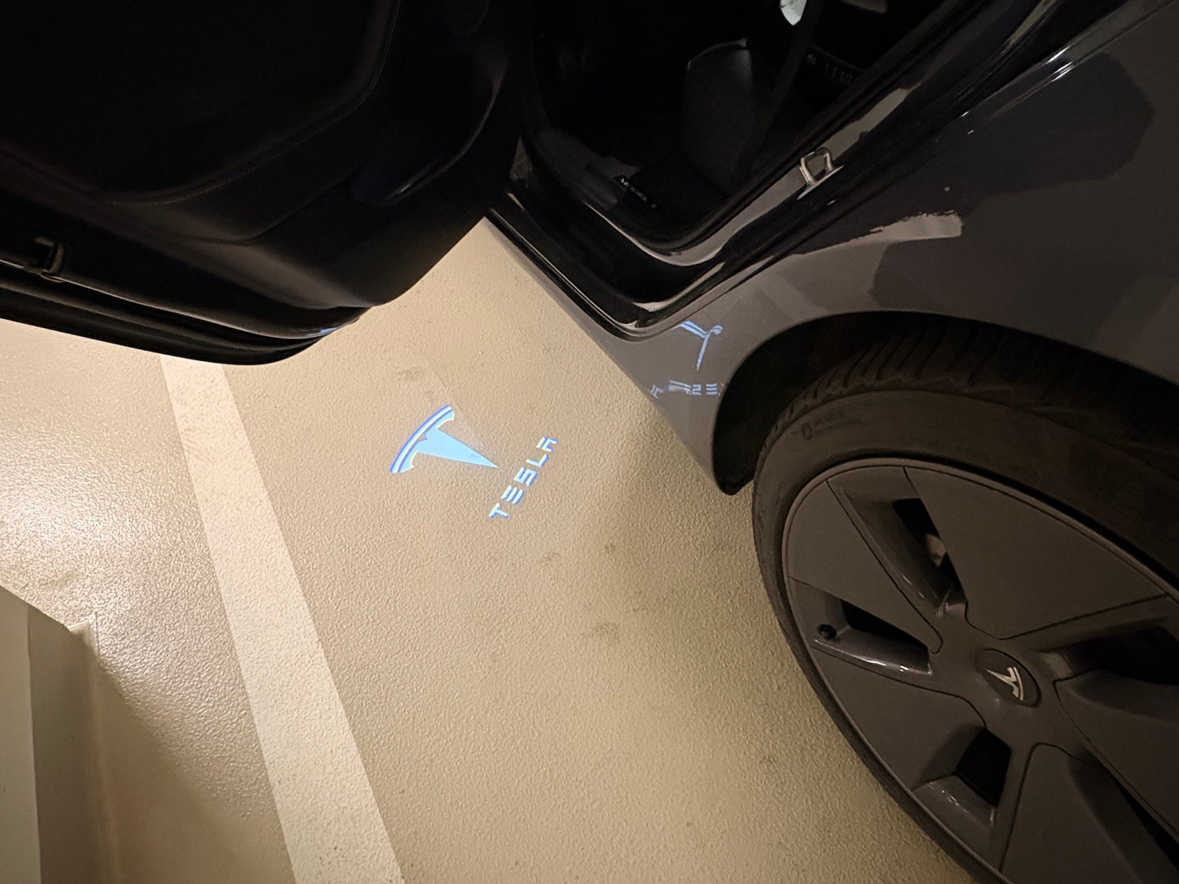 TESLA Model 3 Long Range Dual Motor AWD-image-6