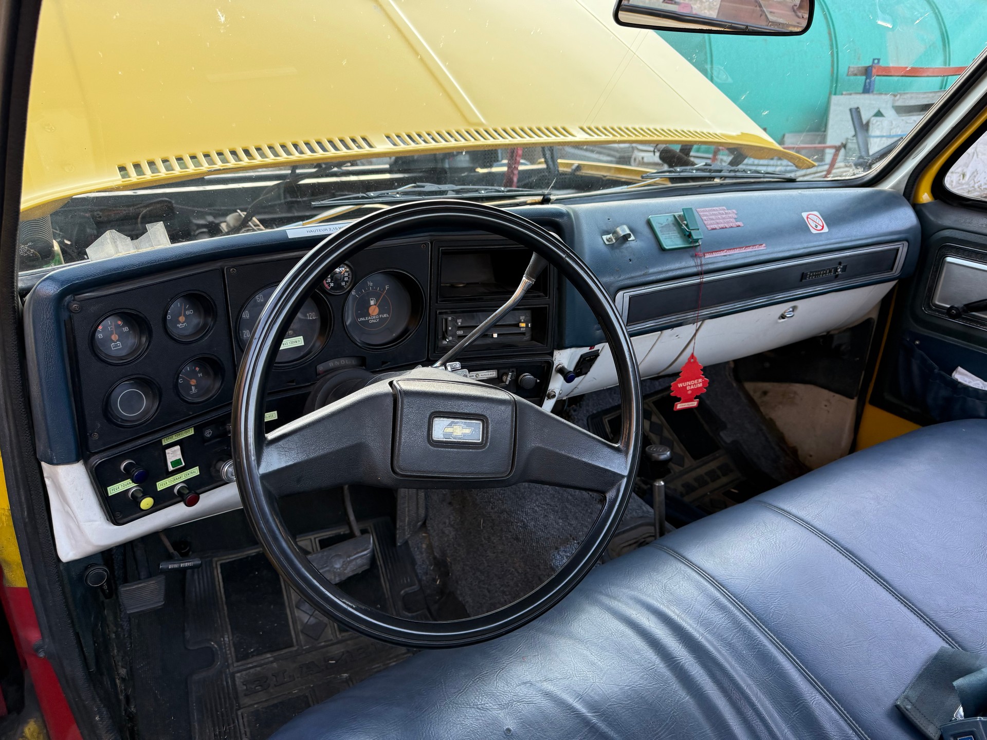 CHEVROLET 20-image-10