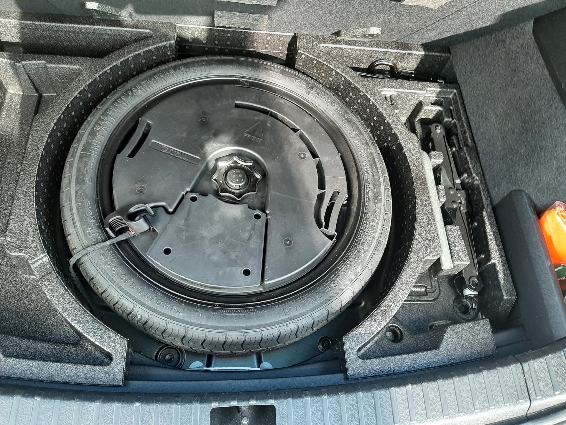 SKODA Karoq 2.0 TSI SportLine 4x4 DSG-image-6