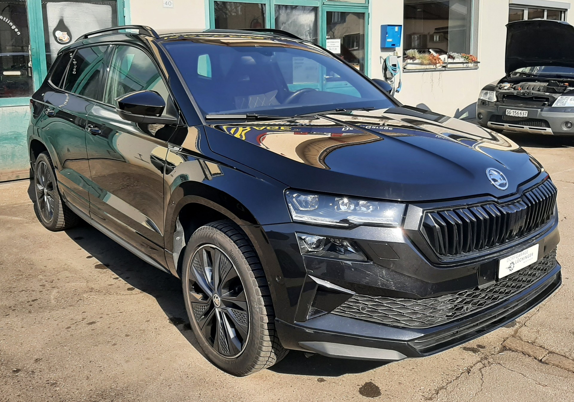 SKODA Karoq 2.0 TSI SportLine 4x4 DSG-image-1