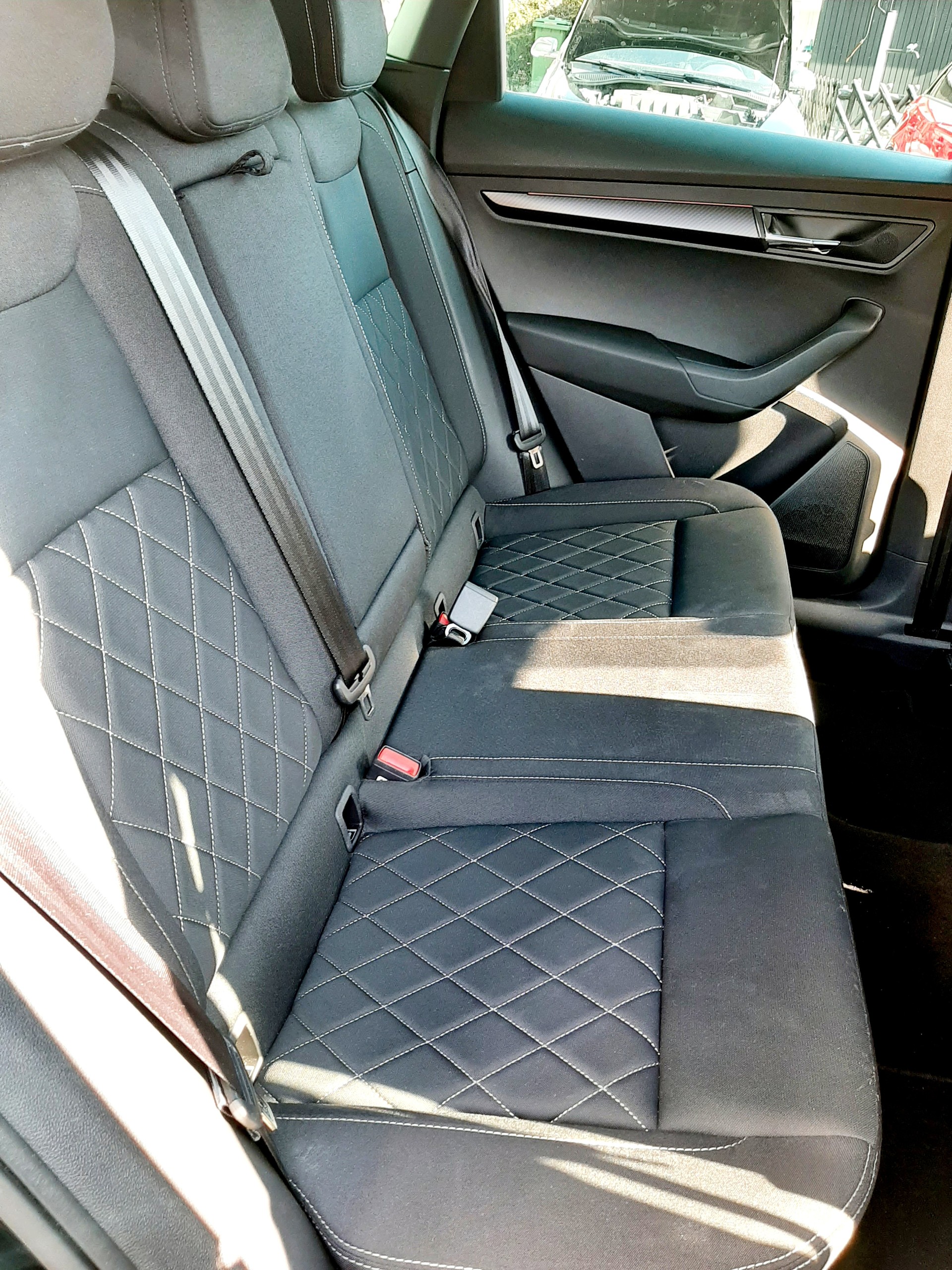SKODA Karoq 2.0 TSI SportLine 4x4 DSG-image-9