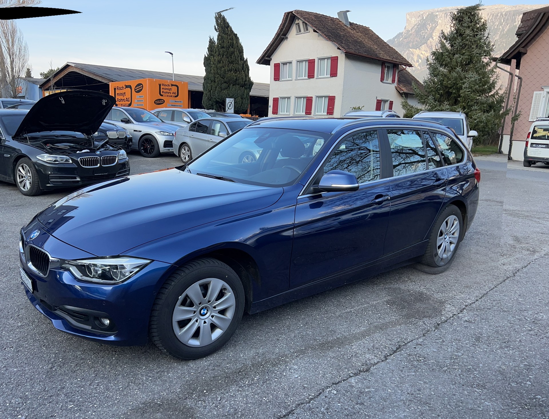 BMW 320d xDrive Touring Steptronic-image-2