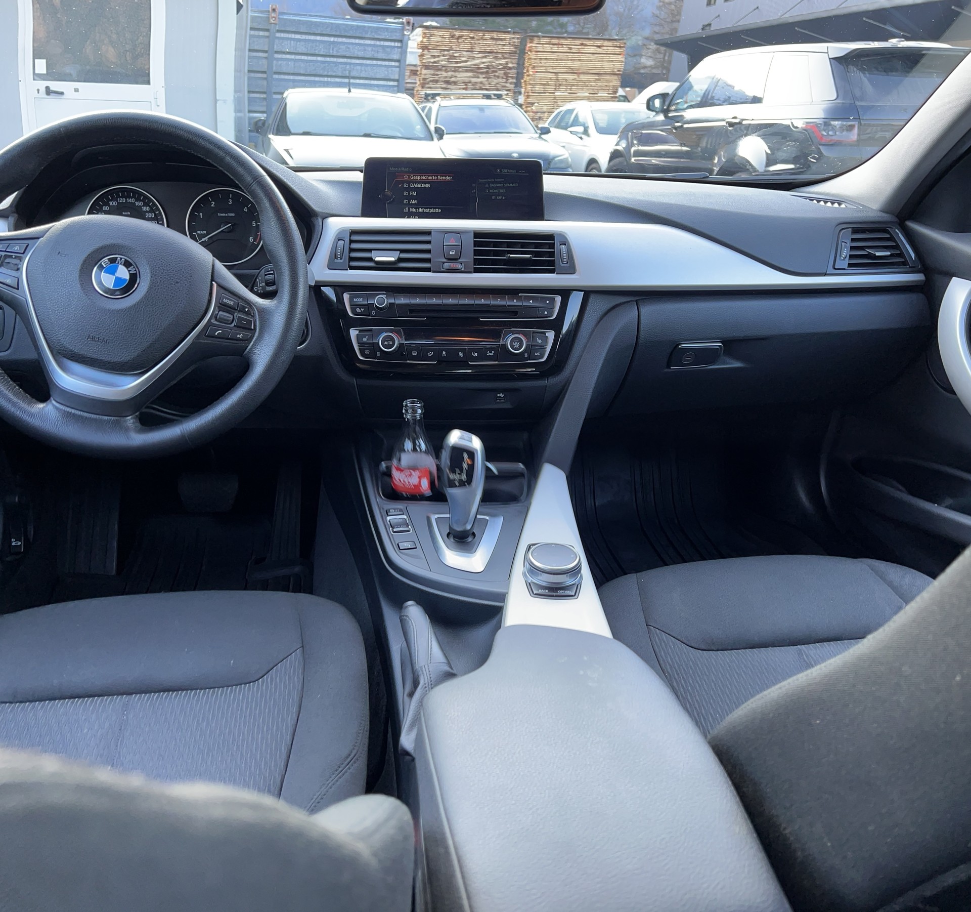 BMW 320d xDrive Touring Steptronic-image-10