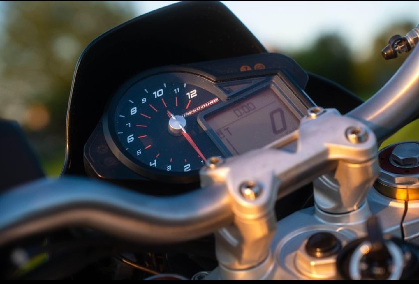 APRILIA SMV 750 ABS-image-8