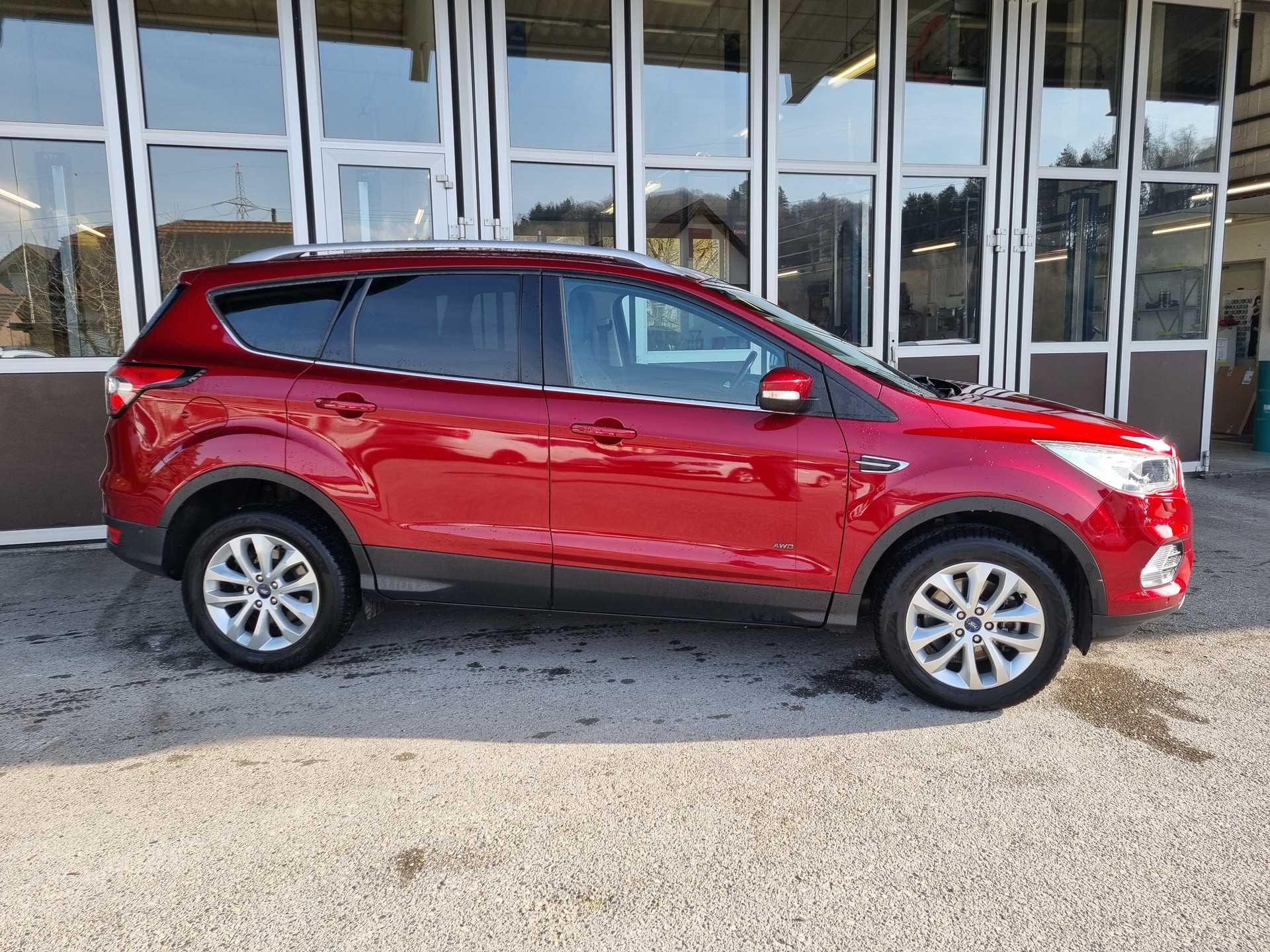 FORD Kuga 2.0 TDCi Titanium 4WD PowerShift-image-2