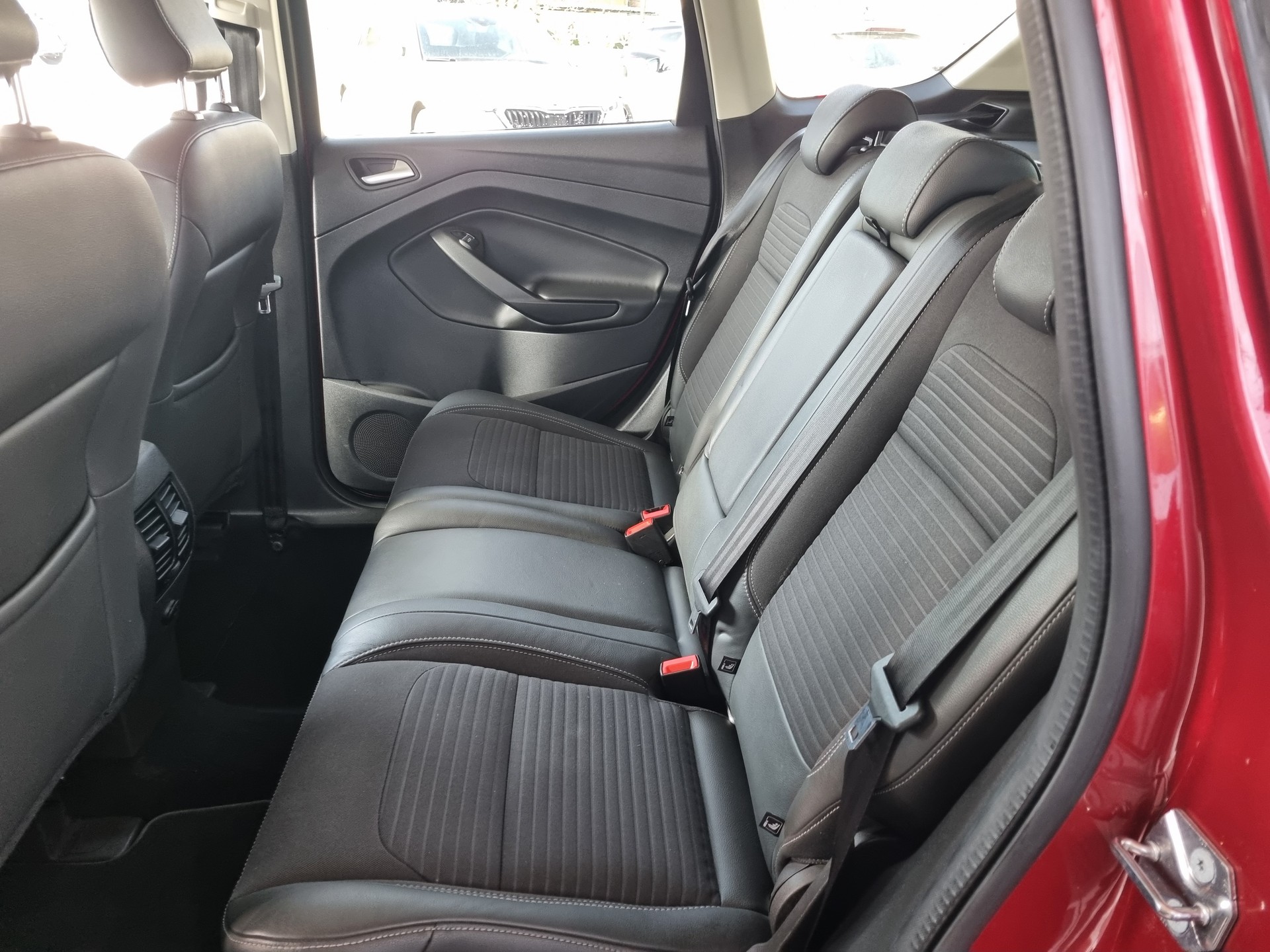 FORD Kuga 2.0 TDCi Titanium 4WD PowerShift-image-8