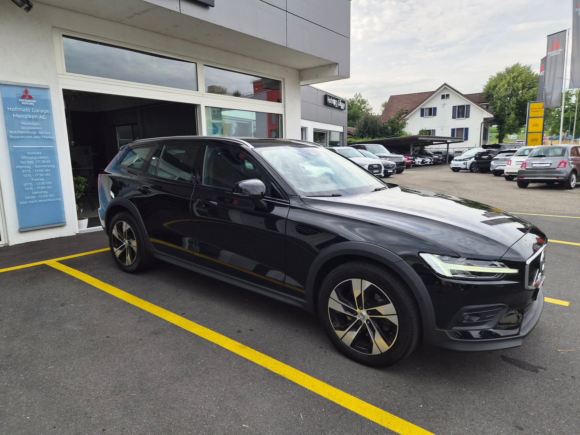 VOLVO V60 Cross Country B4 Diesel Mild Hybrid AWD Geartronic-image-3