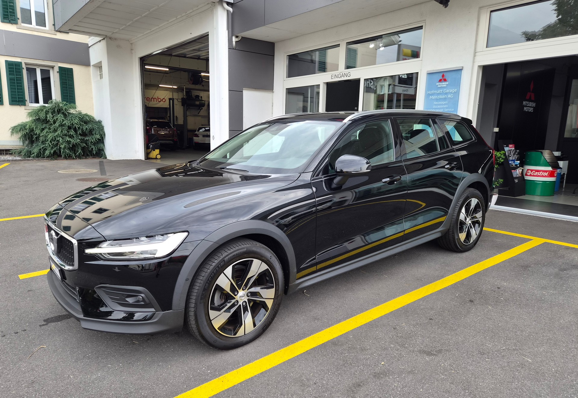 VOLVO V60 Cross Country B4 Diesel Mild Hybrid AWD Geartronic-image-2