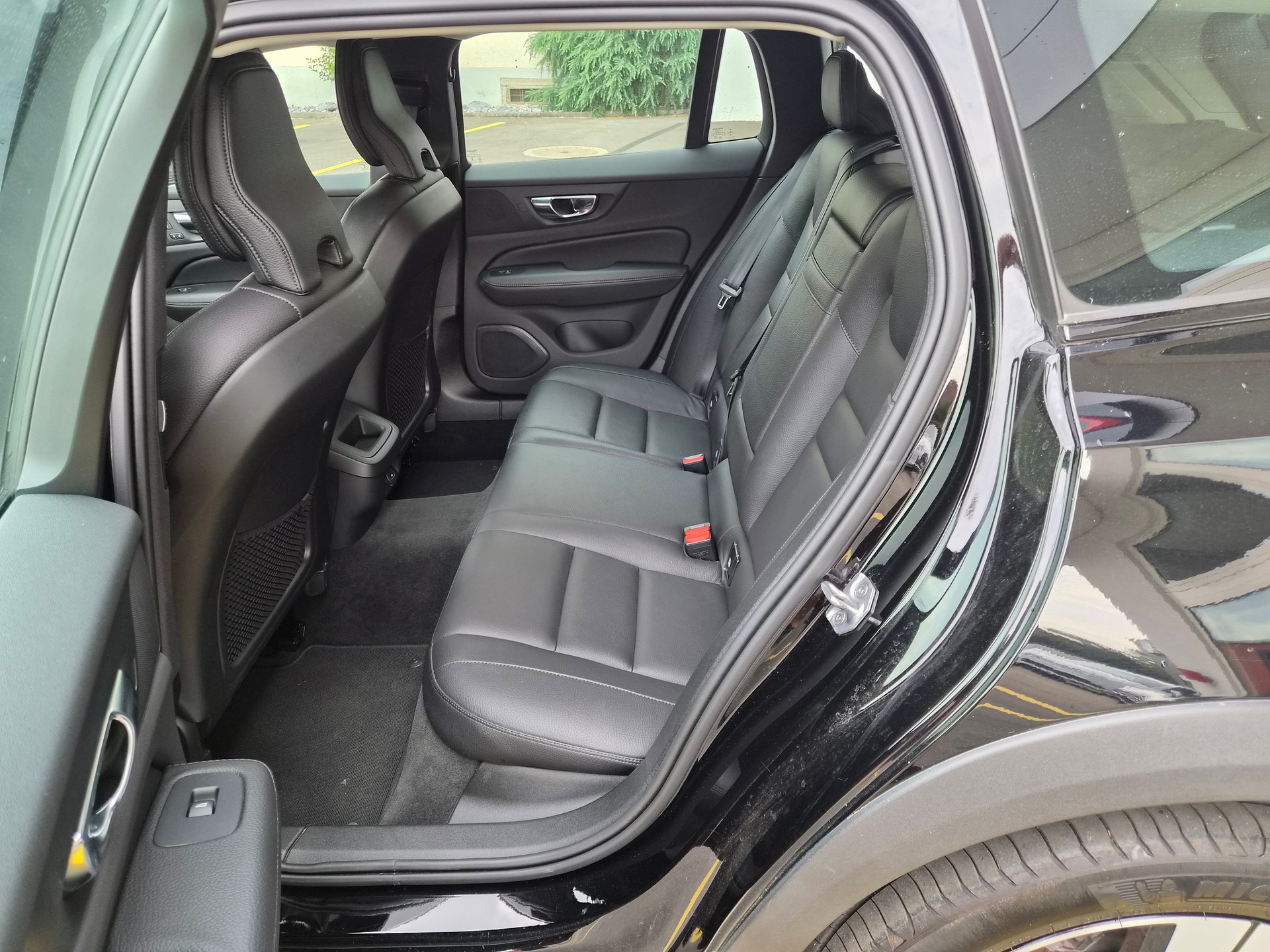 VOLVO V60 Cross Country B4 Diesel Mild Hybrid AWD Geartronic-image-8