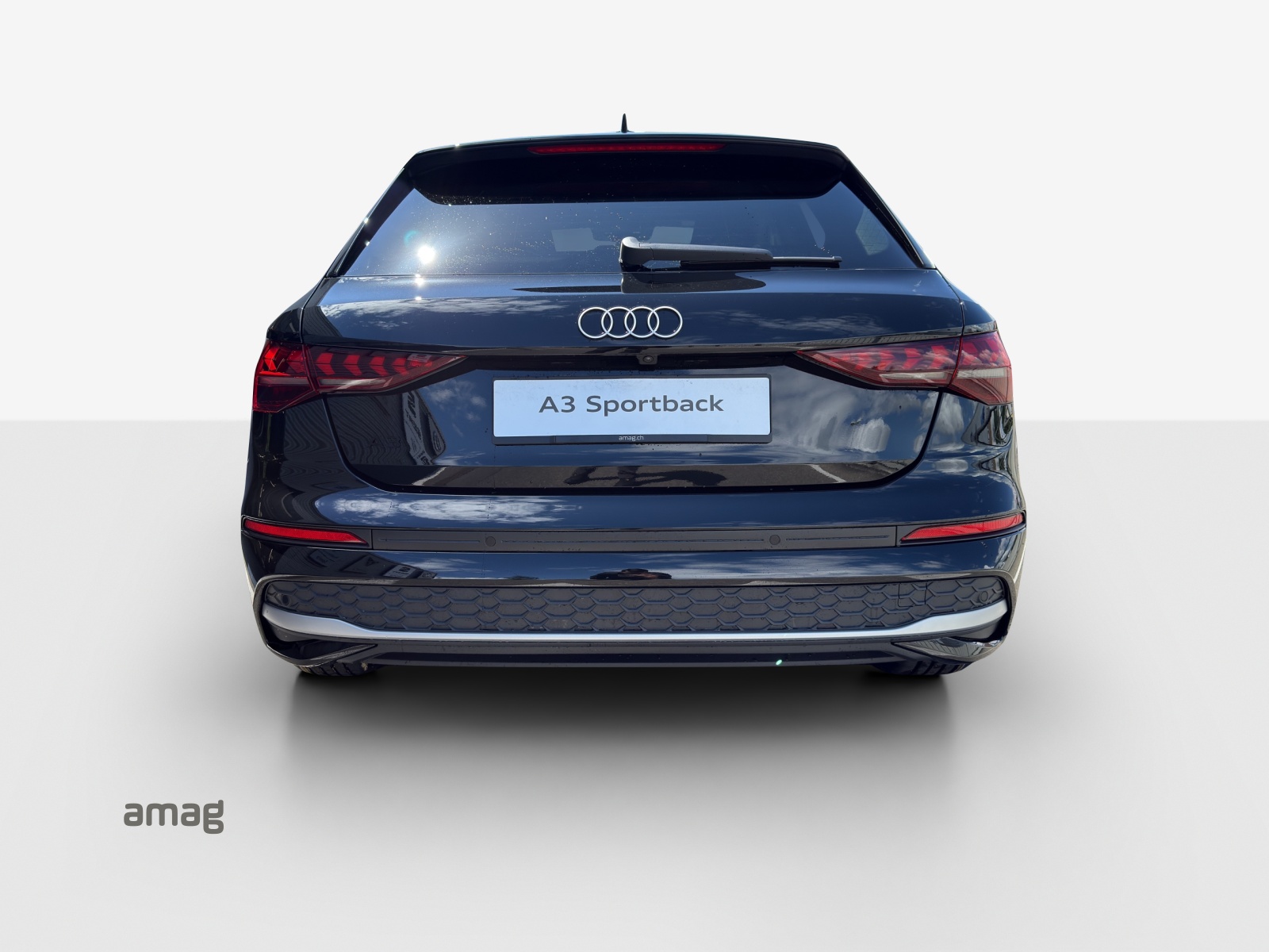 AUDI A3 Sportback TFSI 110 kW Attraction S tronic-image-3
