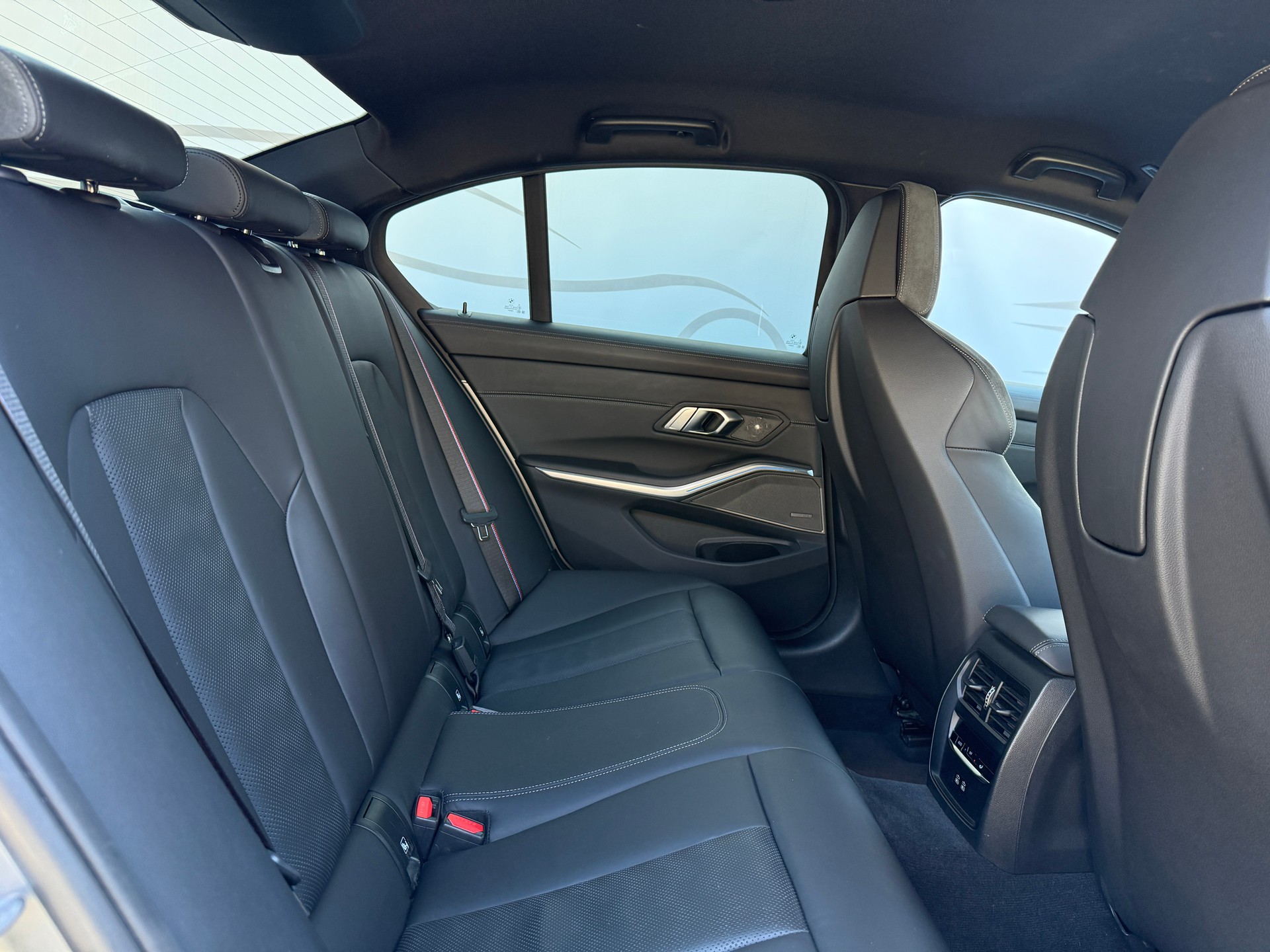 BMW M3 Competition M xDrive-image-15