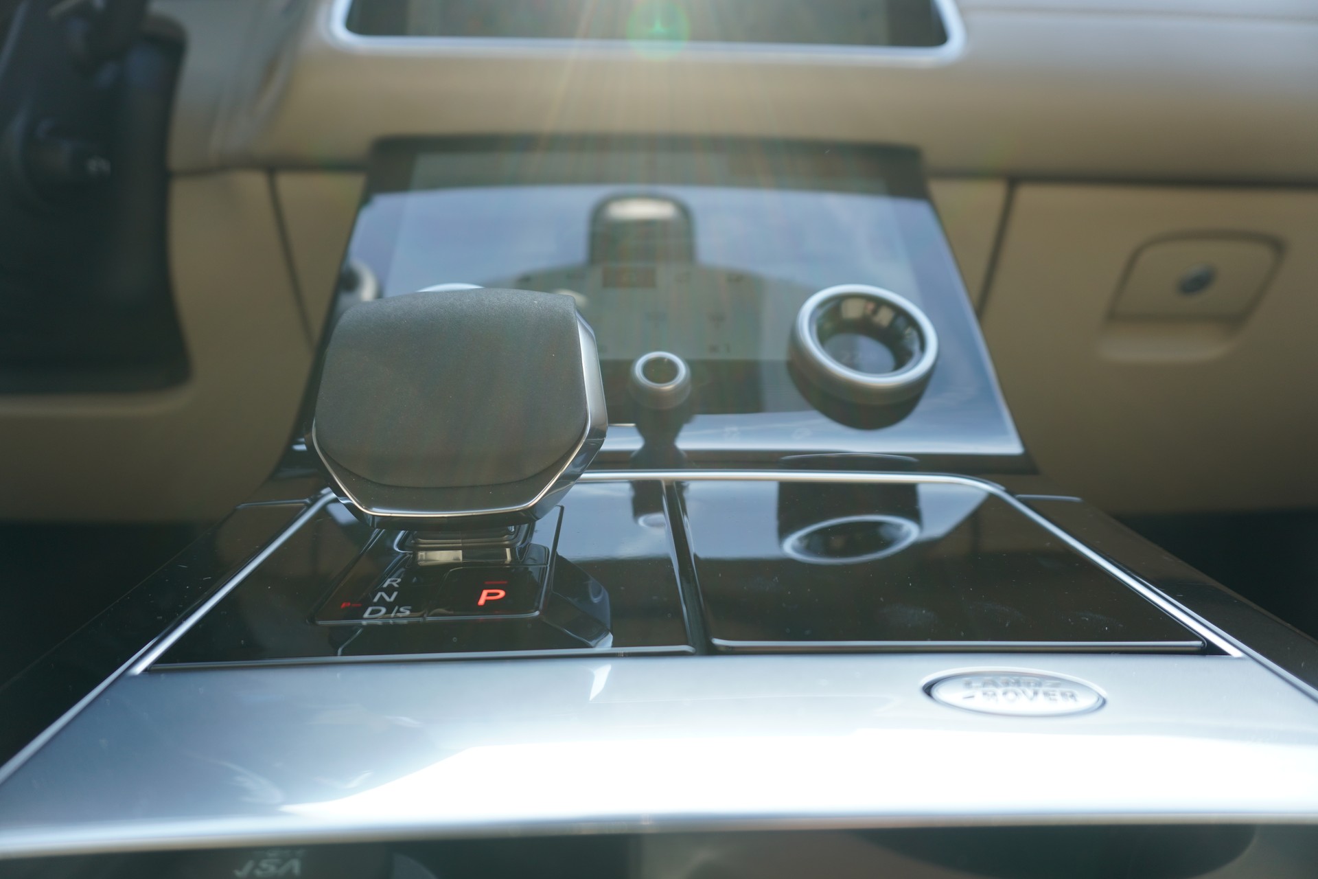 LAND ROVER Range Rover Velar D 300 I6 MHEV S Automatic-image-19