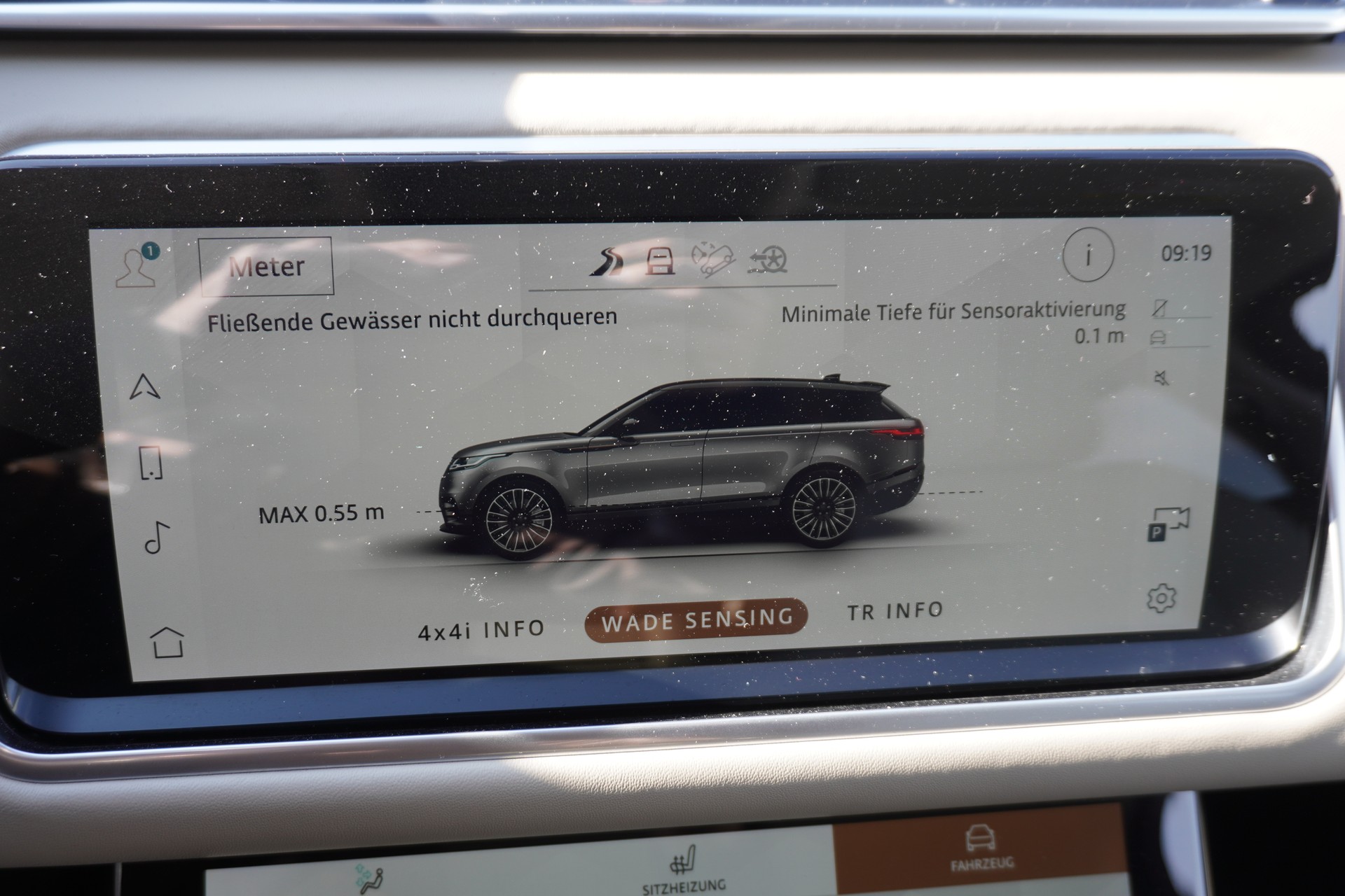 LAND ROVER Range Rover Velar D 300 I6 MHEV S Automatic-image-34