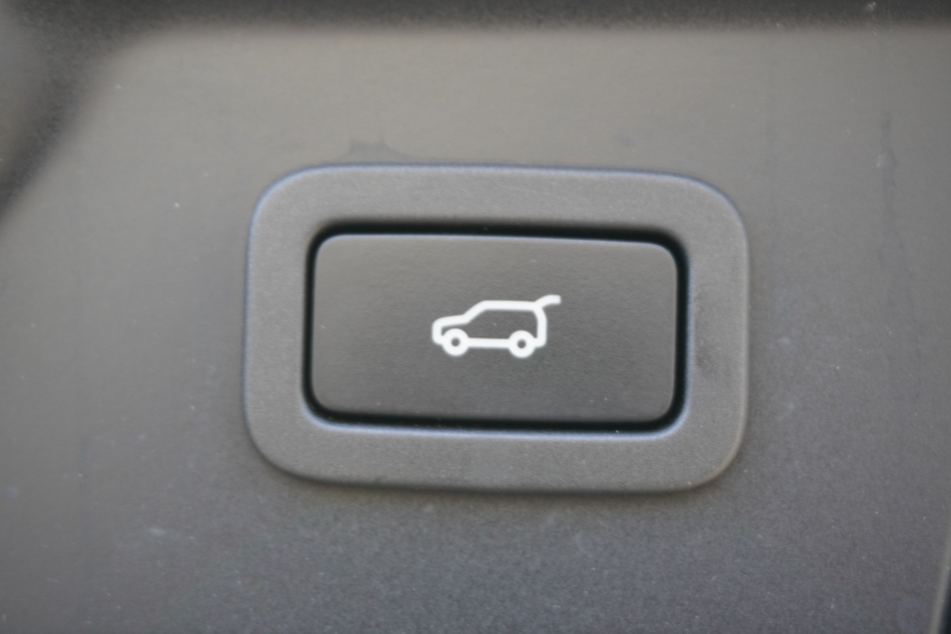 LAND ROVER Range Rover Velar D 300 I6 MHEV S Automatic-image-10