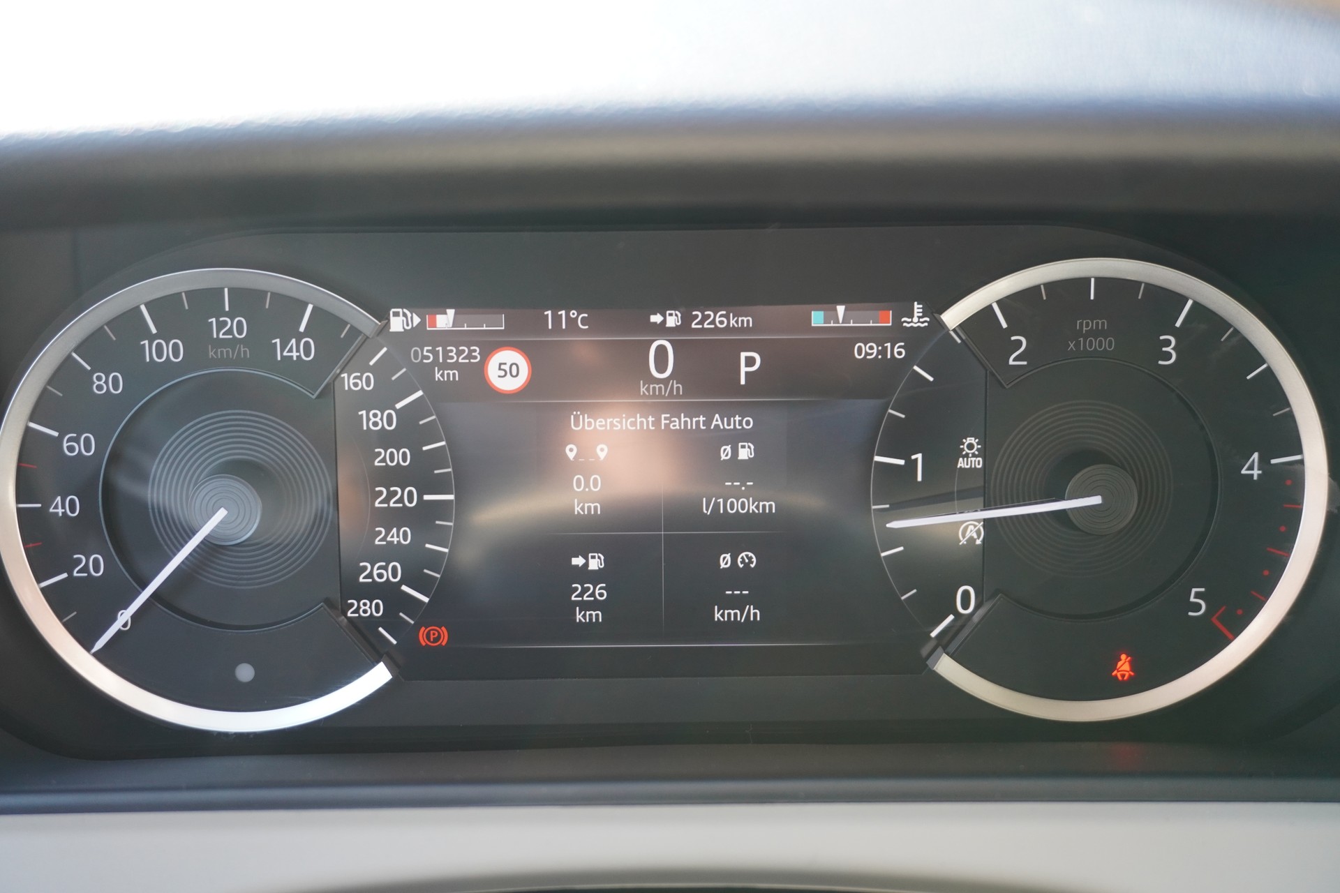LAND ROVER Range Rover Velar D 300 I6 MHEV S Automatic-image-28