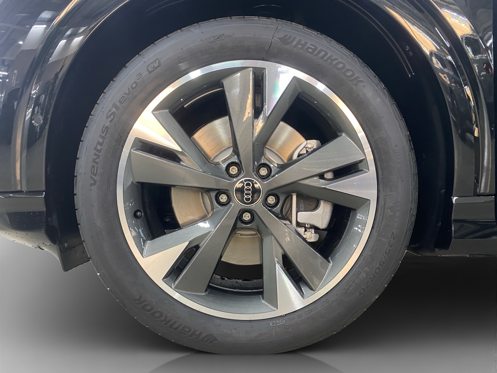 AUDI Q4 e-tron 45 Attraction quattro-image-15