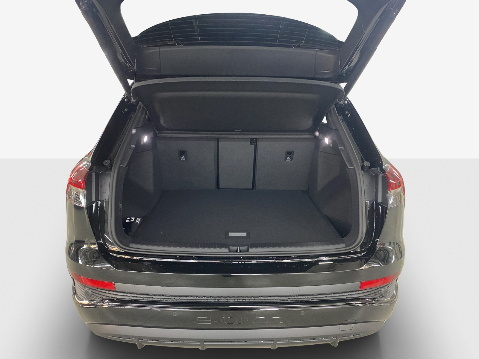 AUDI Q4 e-tron 45 Attraction quattro-image-12