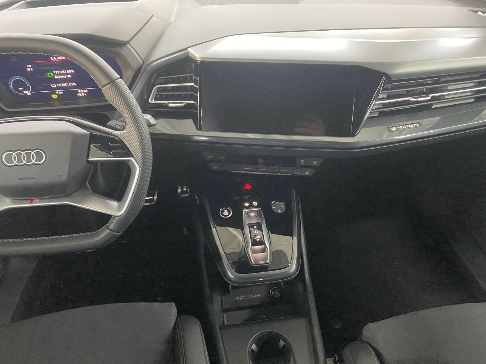 AUDI Q4 e-tron 45 Attraction quattro-image-10