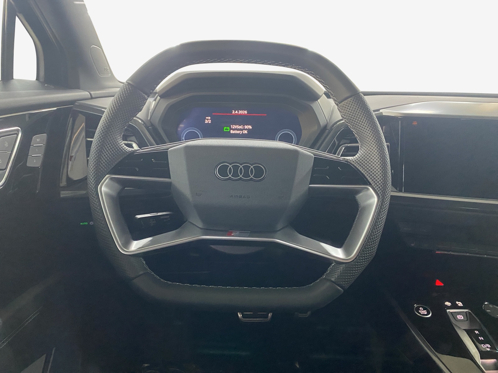 AUDI Q4 e-tron 45 Attraction quattro-image-9
