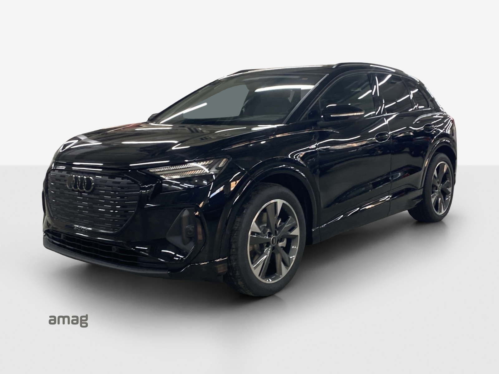 AUDI Q4 e-tron 45 Attraction quattro-image-0