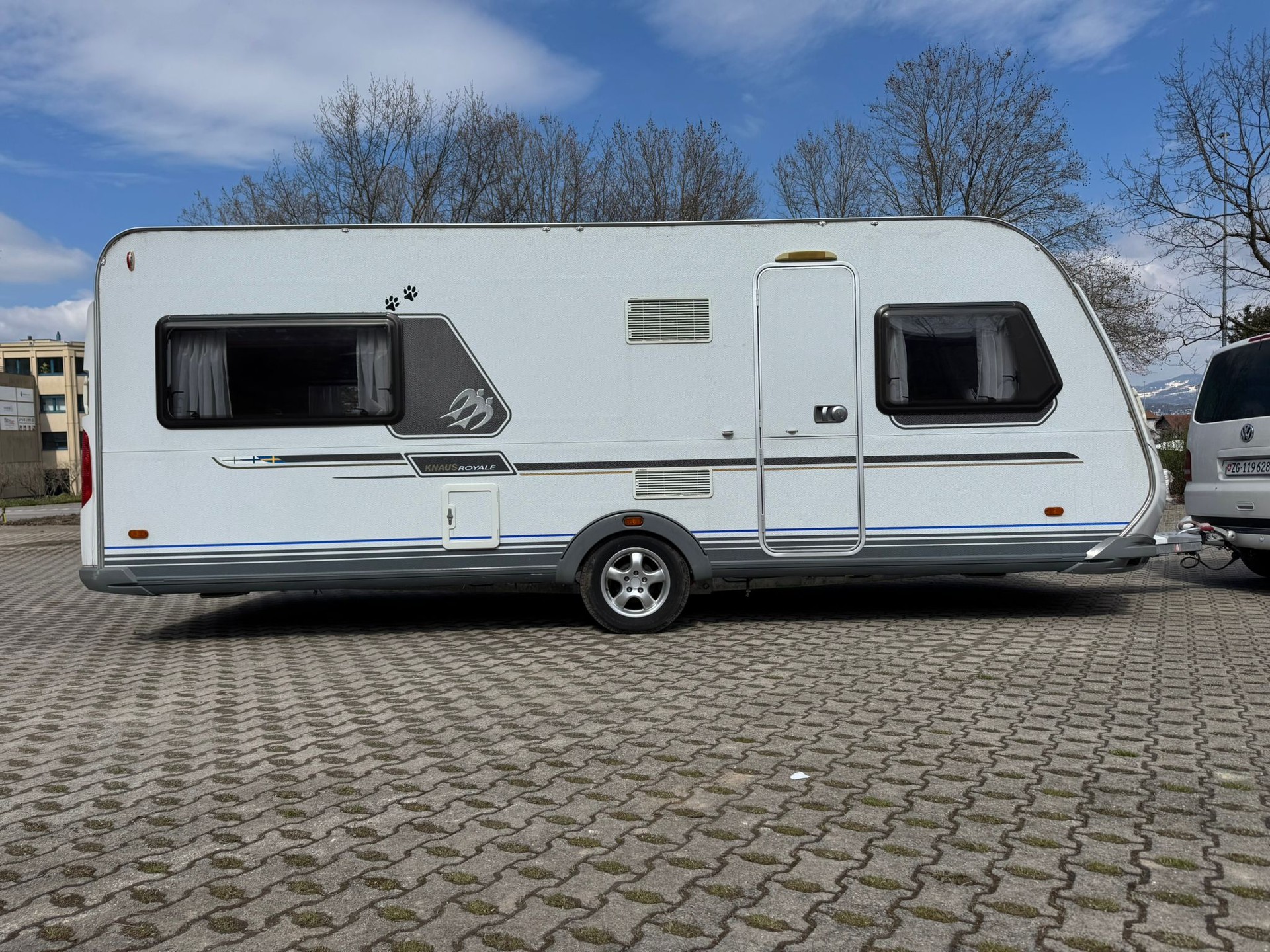 KNAUS Royale 580 Kajüte Stockbett - Tempo 100 -Top Zustand-image-0