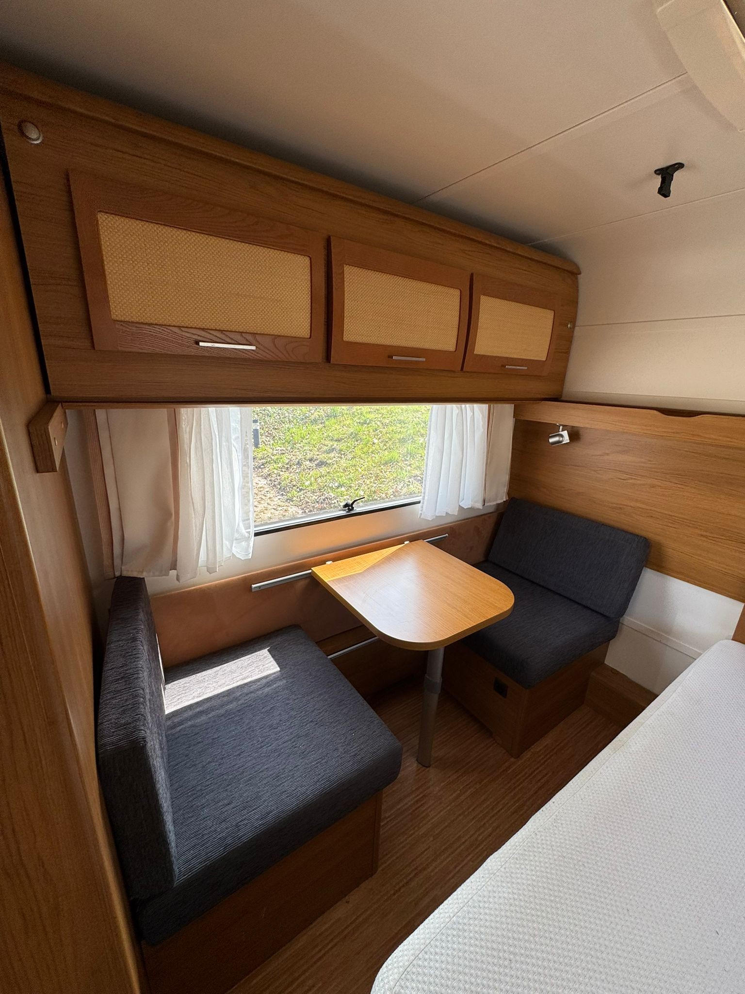 KNAUS Royale 580 Kajüte Stockbett - Tempo 100 -Top Zustand-image-9