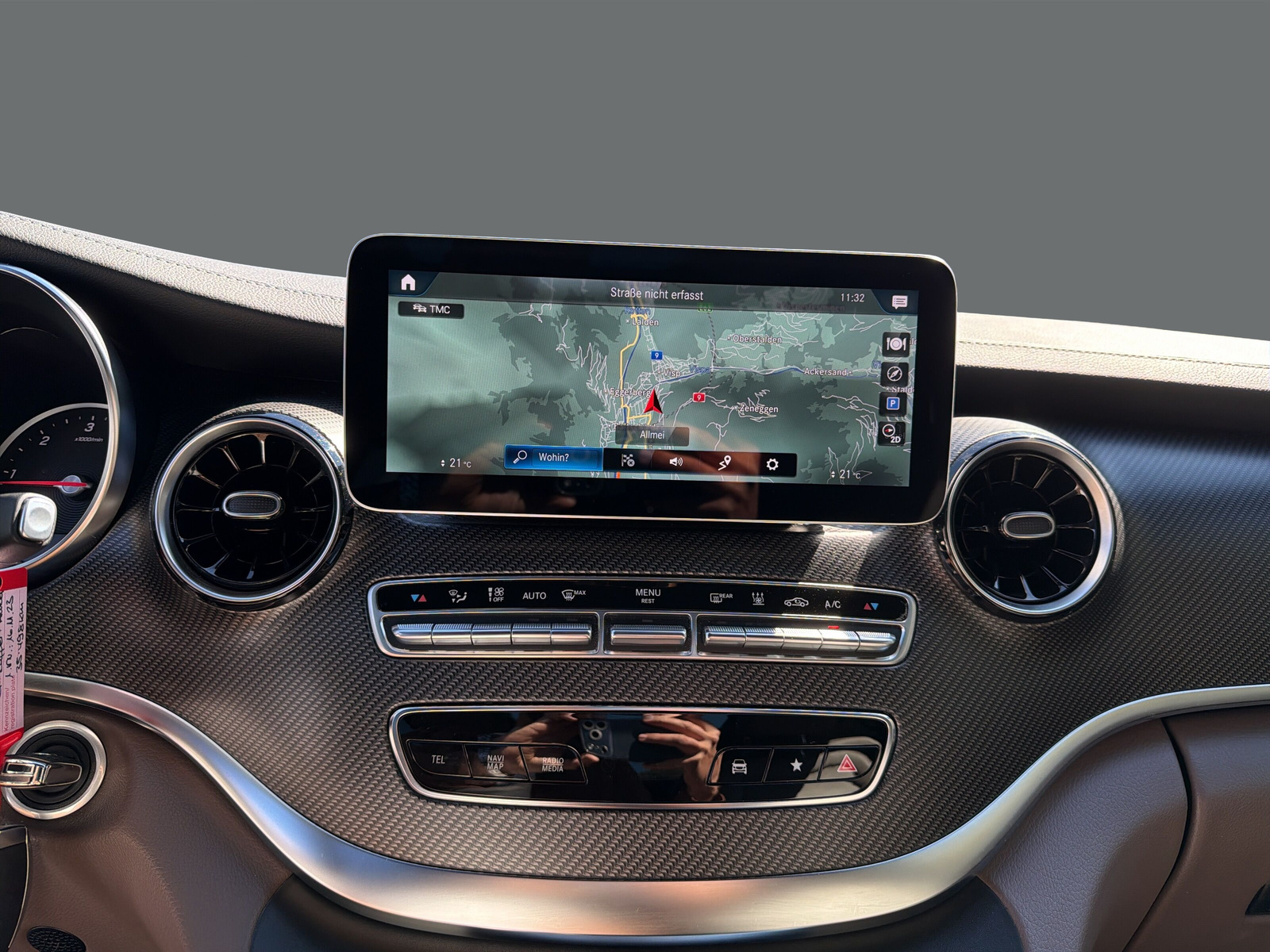 MERCEDES-BENZ V 300 d Swiss Edition AMG-Line L 4M-image-15