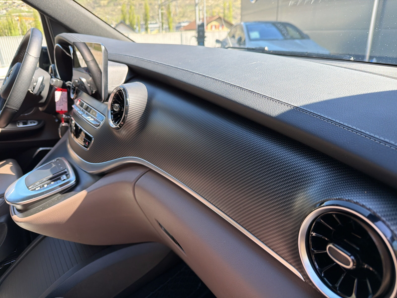 MERCEDES-BENZ V 300 d Swiss Edition AMG-Line L 4M-image-22