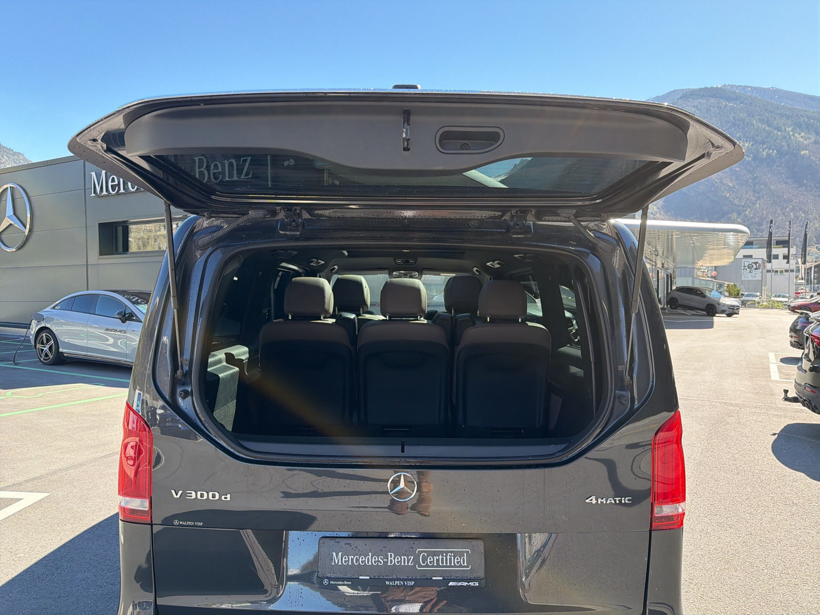 MERCEDES-BENZ V 300 d Swiss Edition AMG-Line L 4M-image-24
