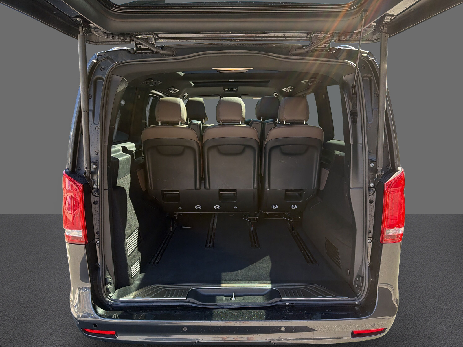 MERCEDES-BENZ V 300 d Swiss Edition AMG-Line L 4M-image-19