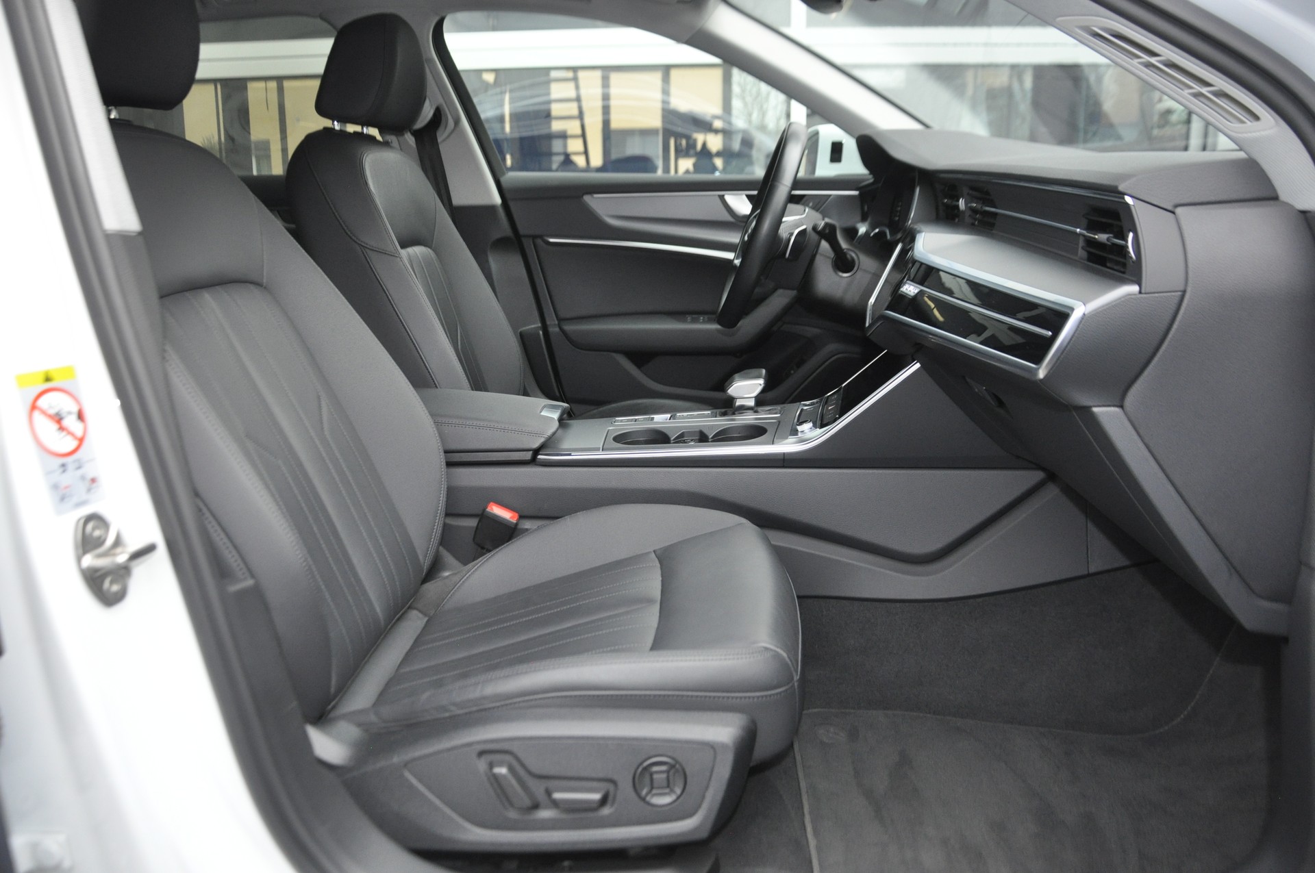 AUDI A6 Avant 40 TDI quattro S-tronic I Anhängerkupplung-image-7