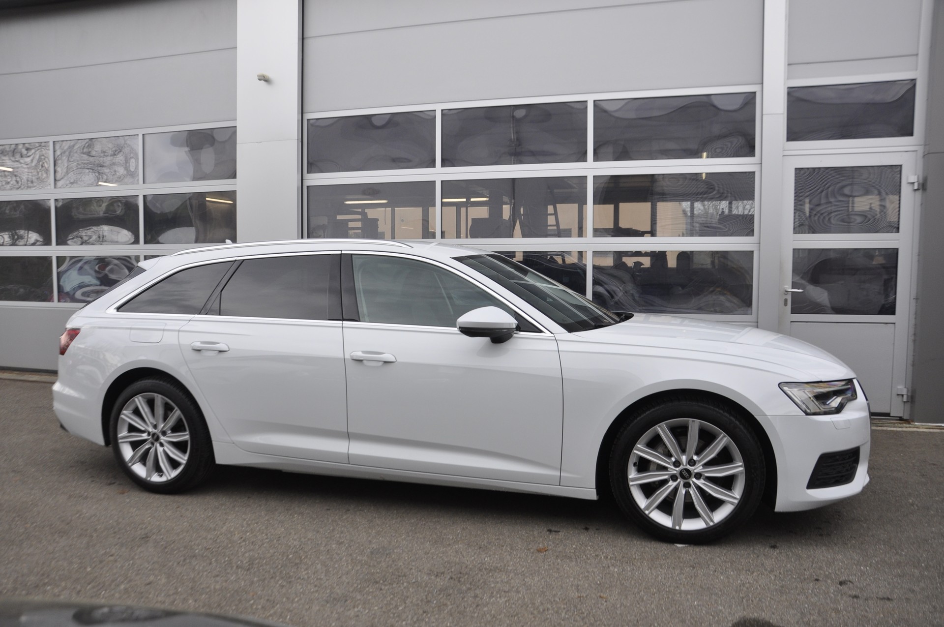 AUDI A6 Avant 40 TDI quattro S-tronic I Anhängerkupplung-image-2