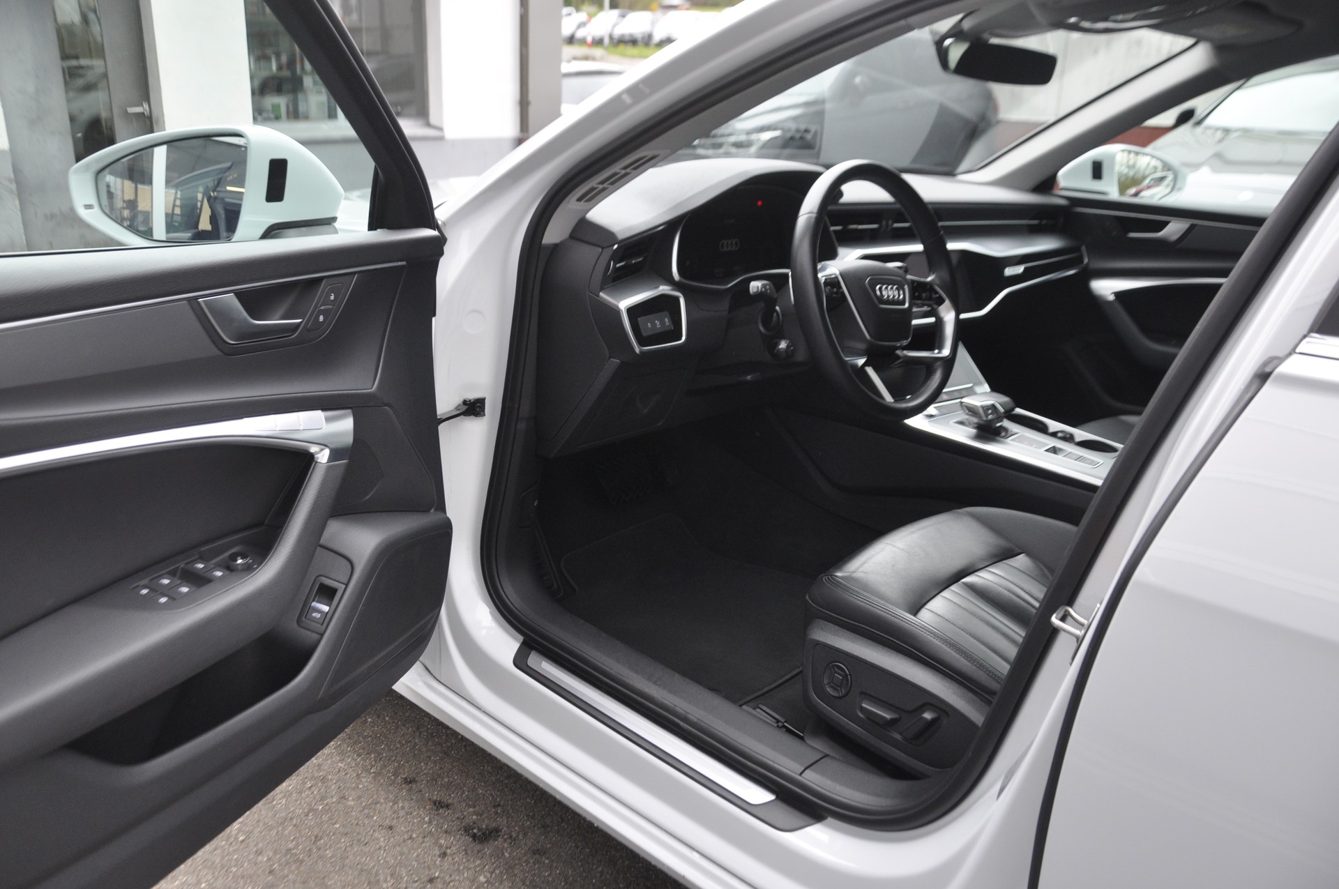 AUDI A6 Avant 40 TDI quattro S-tronic I Anhängerkupplung-image-4