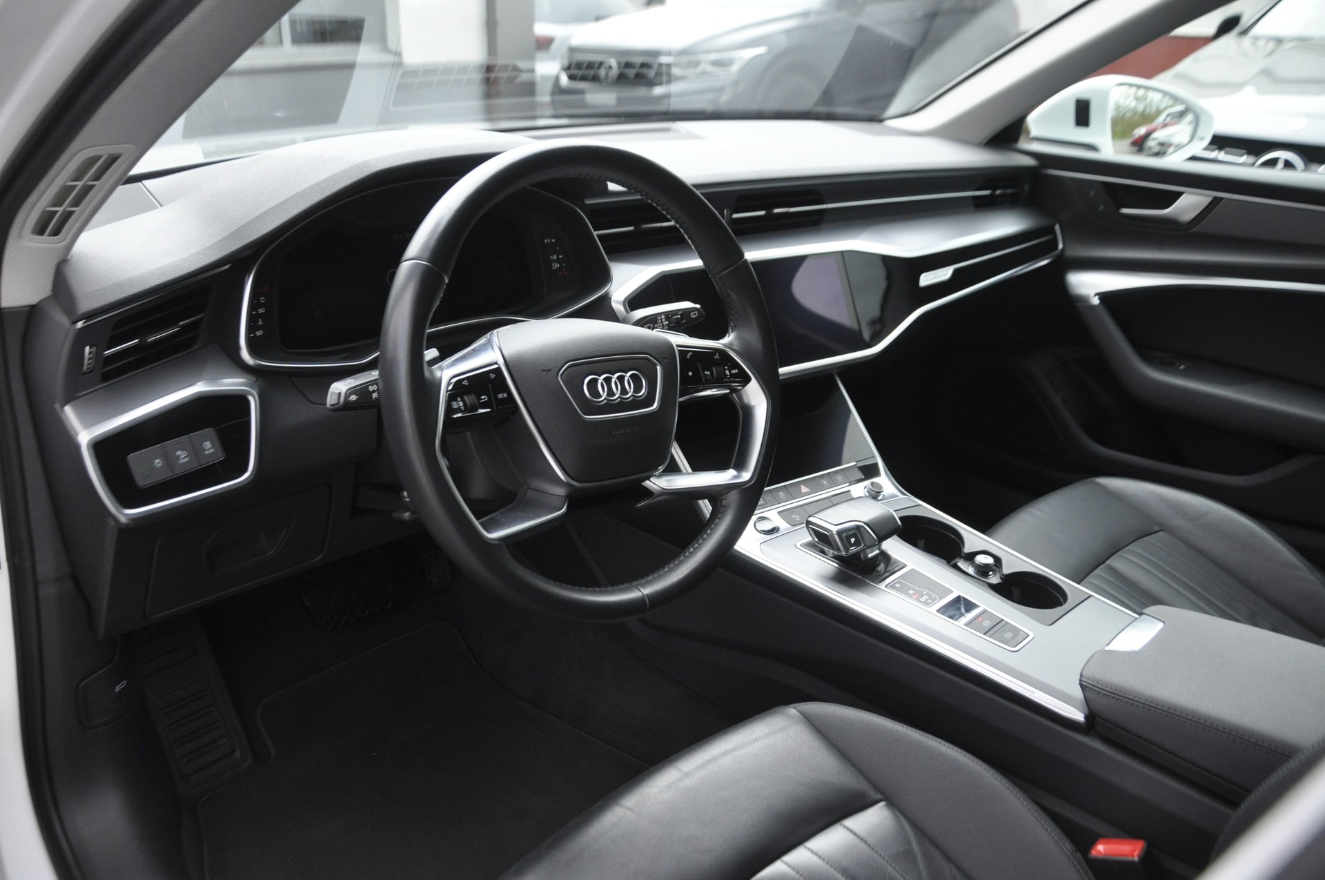 AUDI A6 Avant 40 TDI quattro S-tronic I Anhängerkupplung-image-5