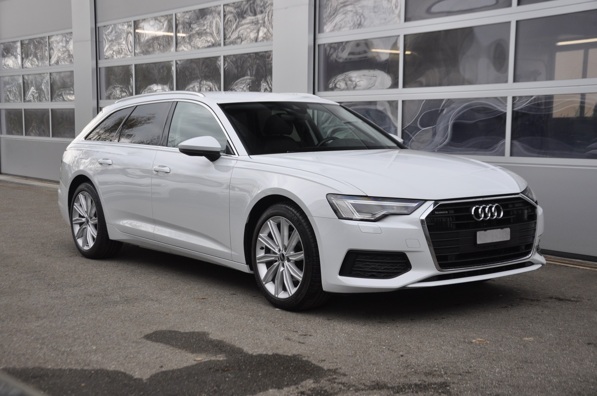 AUDI A6 Avant 40 TDI quattro S-tronic I Anhängerkupplung-image-0
