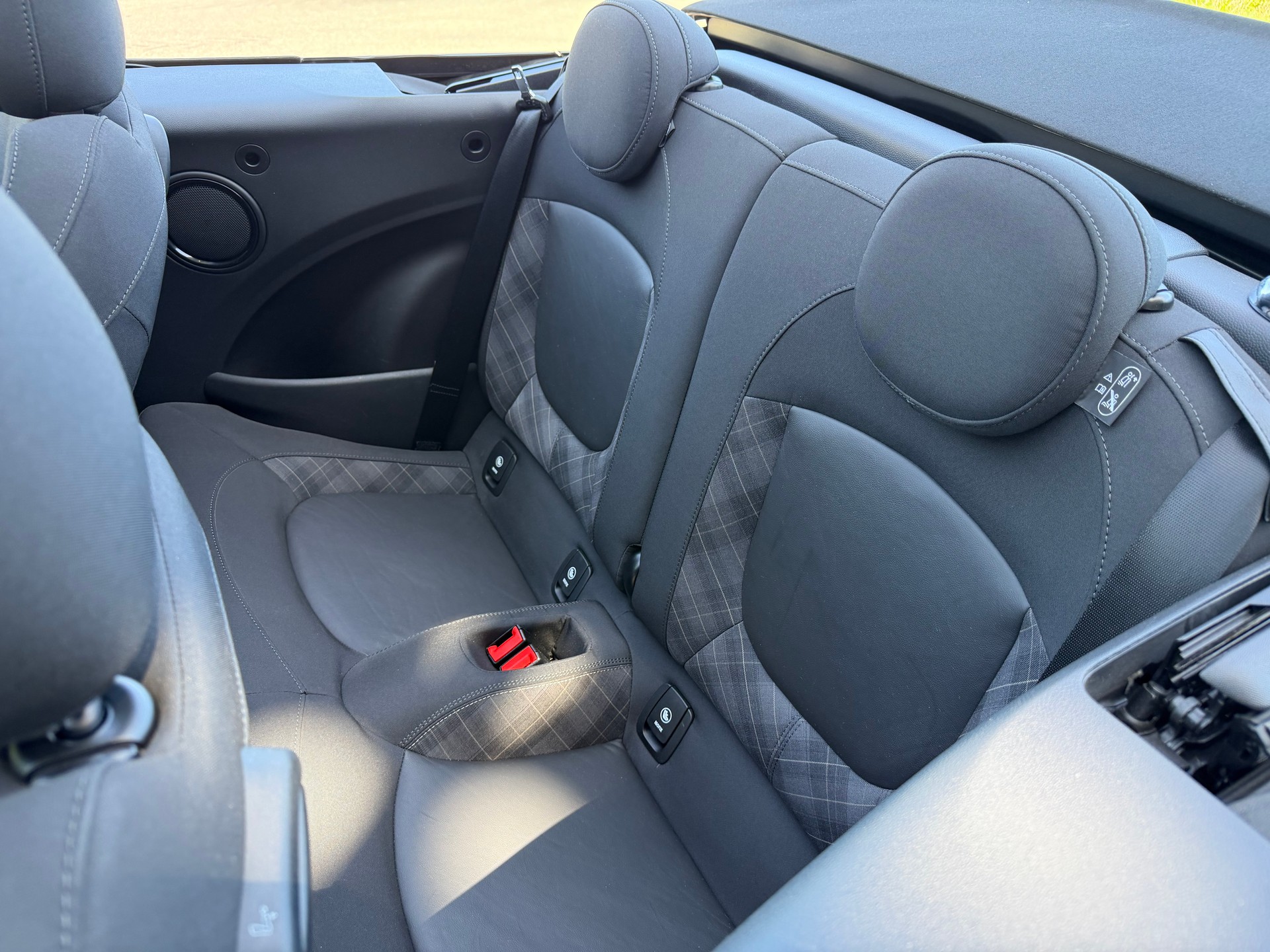 MINI Cooper S Cabriolet Steptronic-image-11