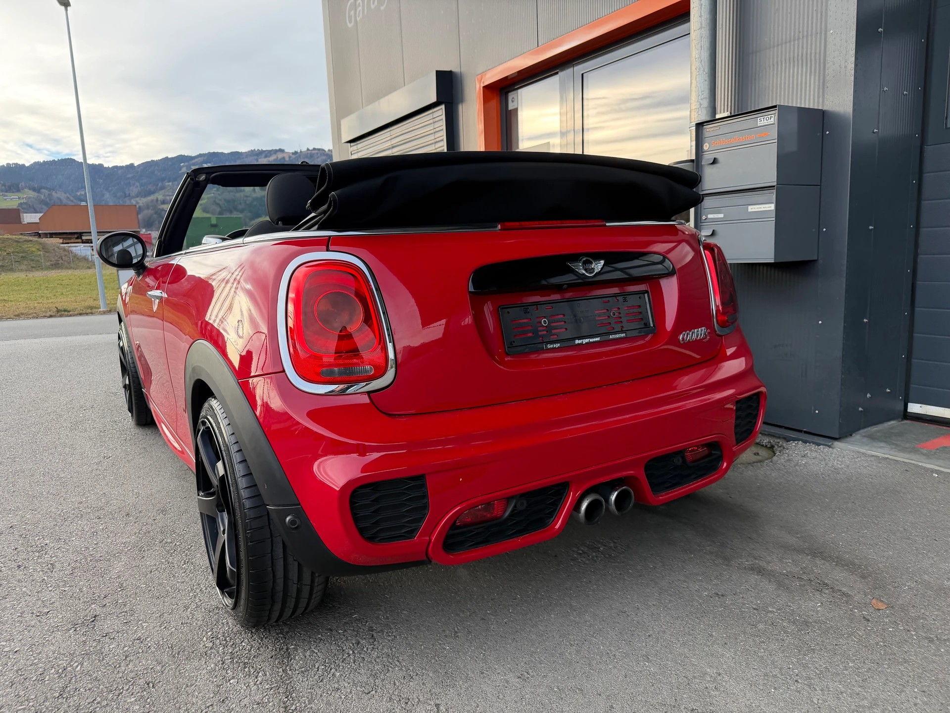 MINI Cooper S Cabriolet Steptronic-image-4