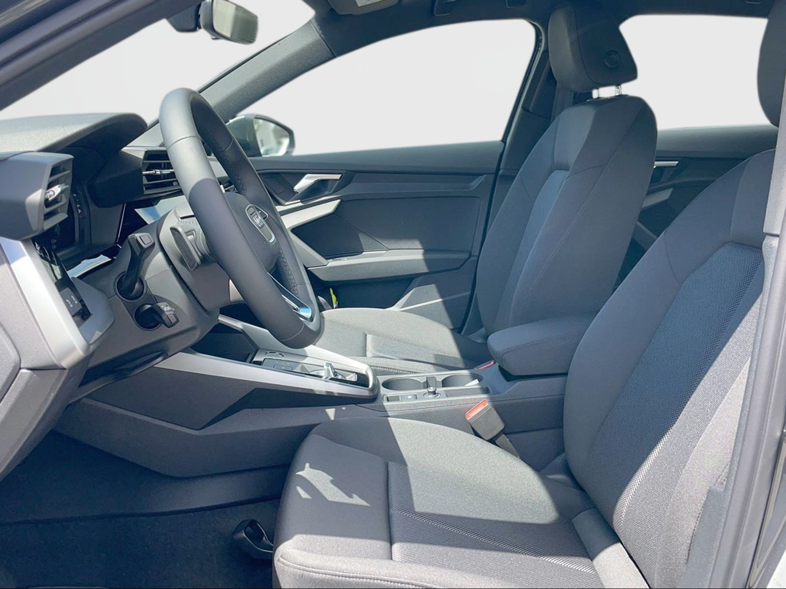 AUDI A3 Sportback 35 TFSI S line Attraction S-tronic-image-1