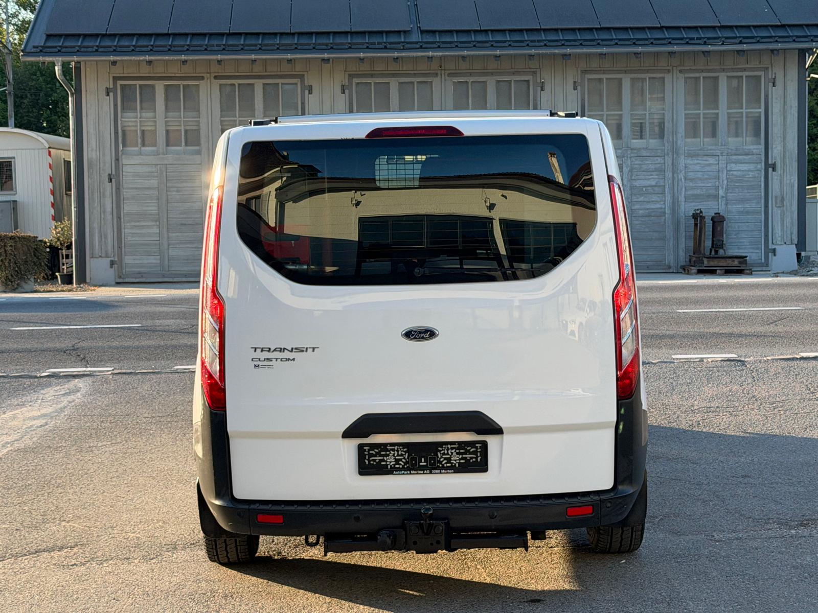 FORD Transit Custom Van 340 L2H1 Trend SelectShift A-image-5
