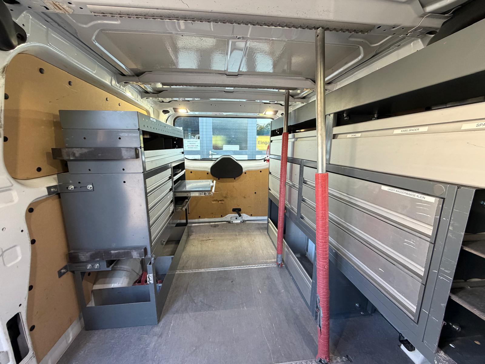 FORD Transit Custom Van 340 L2H1 Trend SelectShift A-image-18