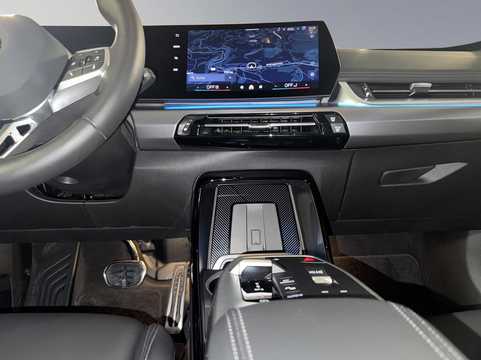 BMW X1 20d sDrive-image-12